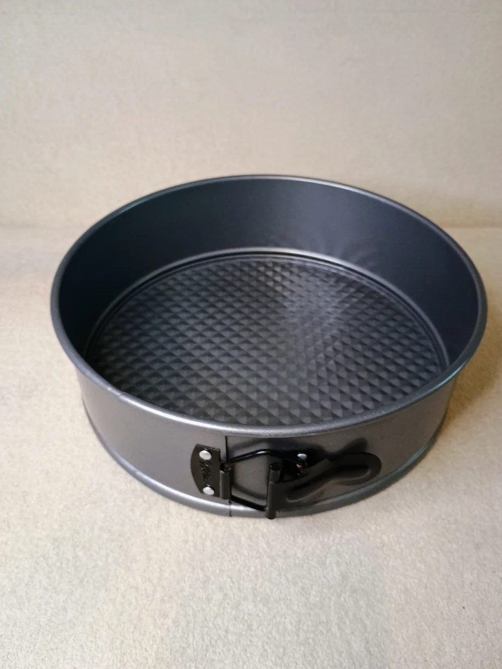 Wilton 9in Round Metal Non-stick Springform Cake Pan